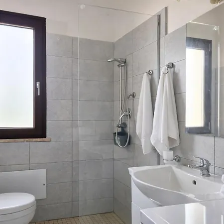 Vacanze Torre Nuova Holiday home *